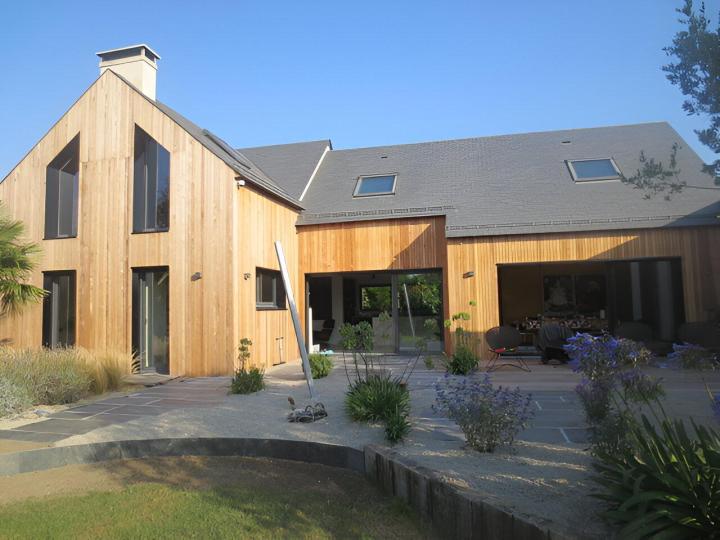 Réalisation soignée de bardage en bois